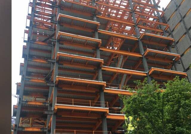 photo6008272425625695153